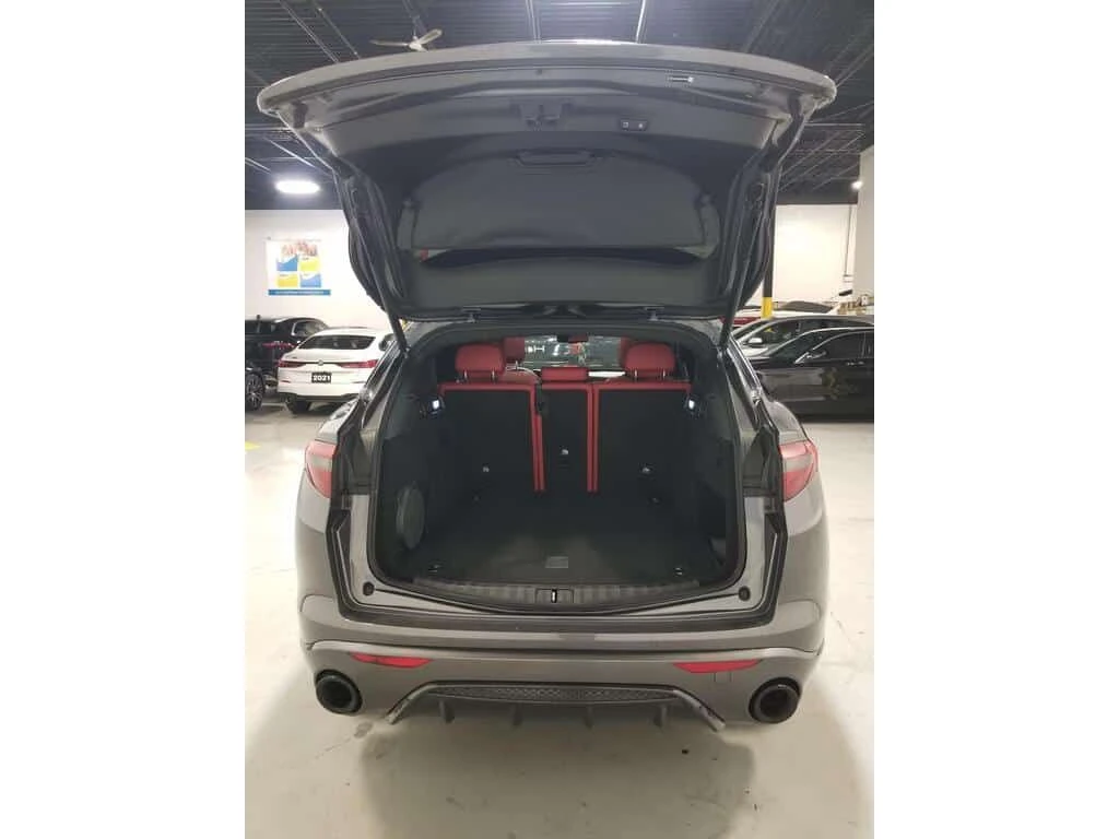 Alfa Romeo Stelvio * ti Panoramic Sunroof, Navigation System, Harman , снимка 17 - Автомобили и джипове - 53975885