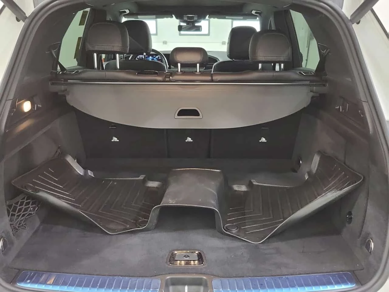 Mercedes-Benz GLE 350  AMG-pkg* 360View* Burmester* Keyless* Пано* , снимка 14 - Автомобили и джипове - 54497124
