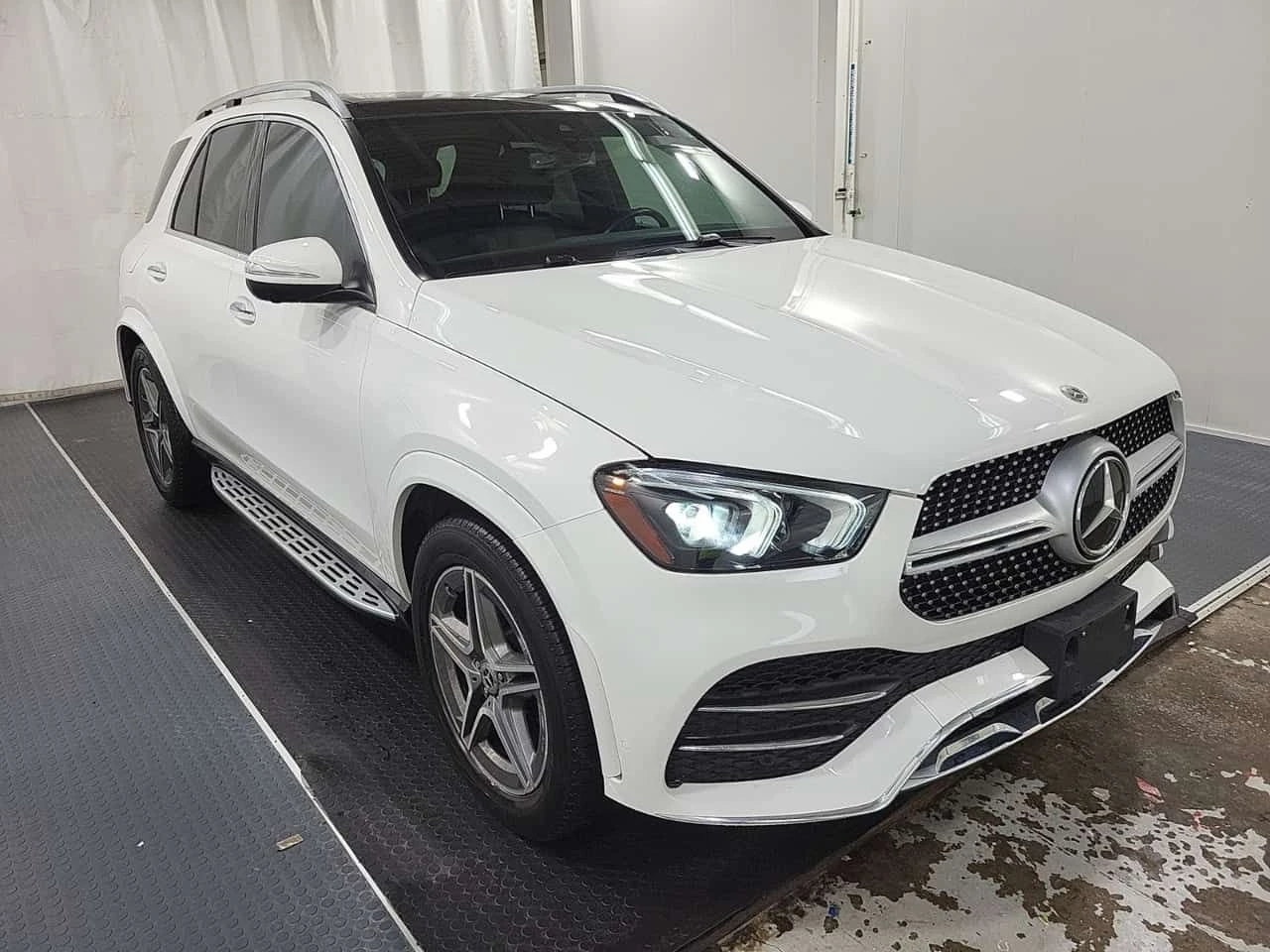 Mercedes-Benz GLE 350  AMG-pkg* 360View* Burmester* Keyless* Пано* , снимка 2 - Автомобили и джипове - 54497124