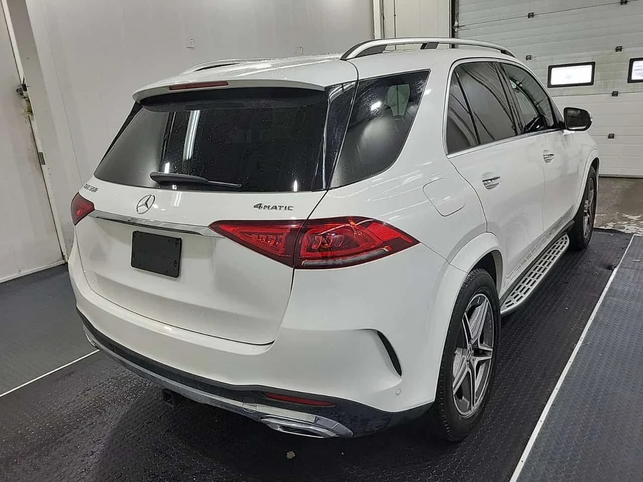 Mercedes-Benz GLE 350  AMG-pkg* 360View* Burmester* Keyless* Пано* , снимка 3 - Автомобили и джипове - 54497124