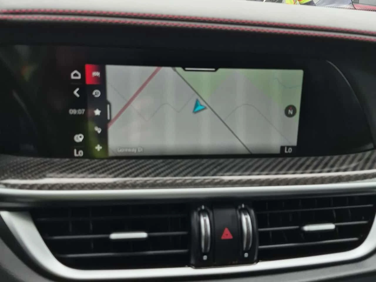 Alfa Romeo Stelvio * QUADRIFOGLIO* АВТОКРЕДИТ БЕЗ ПЪРВОНАЧАЛНА ВНОСКА, снимка 11 - Автомобили и джипове - 55227660