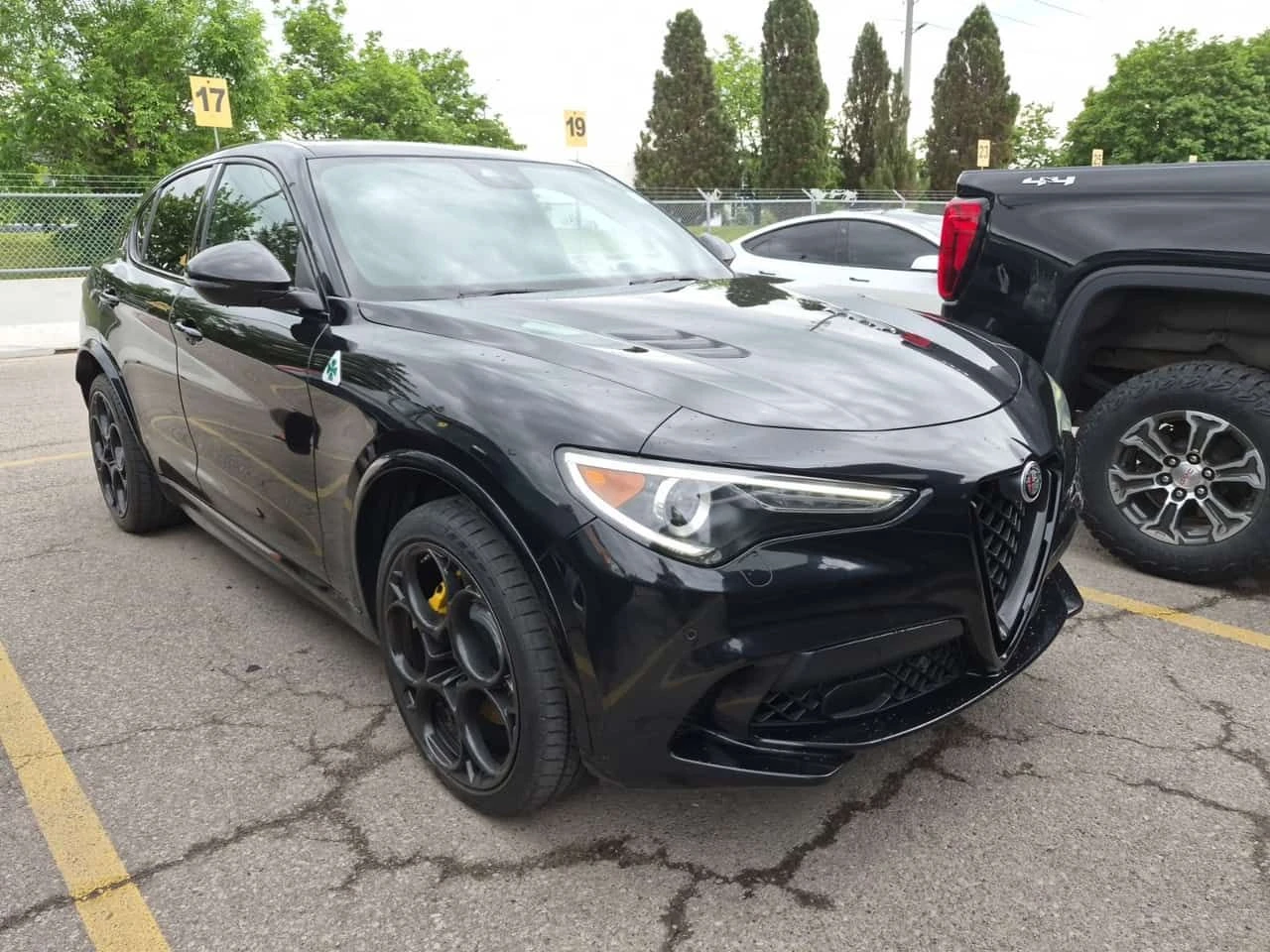 Alfa Romeo Stelvio * QUADRIFOGLIO* АВТОКРЕДИТ БЕЗ ПЪРВОНАЧАЛНА ВНОСКА, снимка 2 - Автомобили и джипове - 55227660