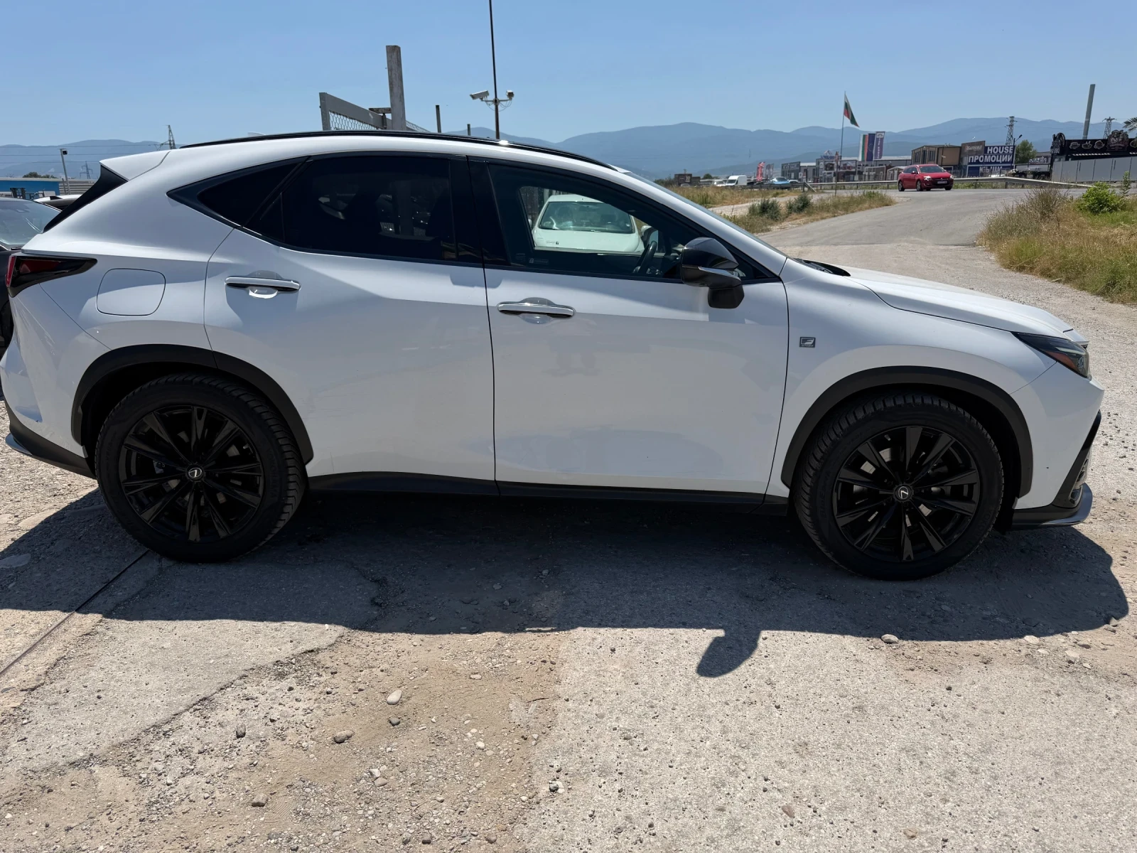 Lexus NX 450 h+ * F SPORT* FULL* Обдух* 4X4* HEAD UP* 360 кам* , снимка 3 - Автомобили и джипове - 55392457