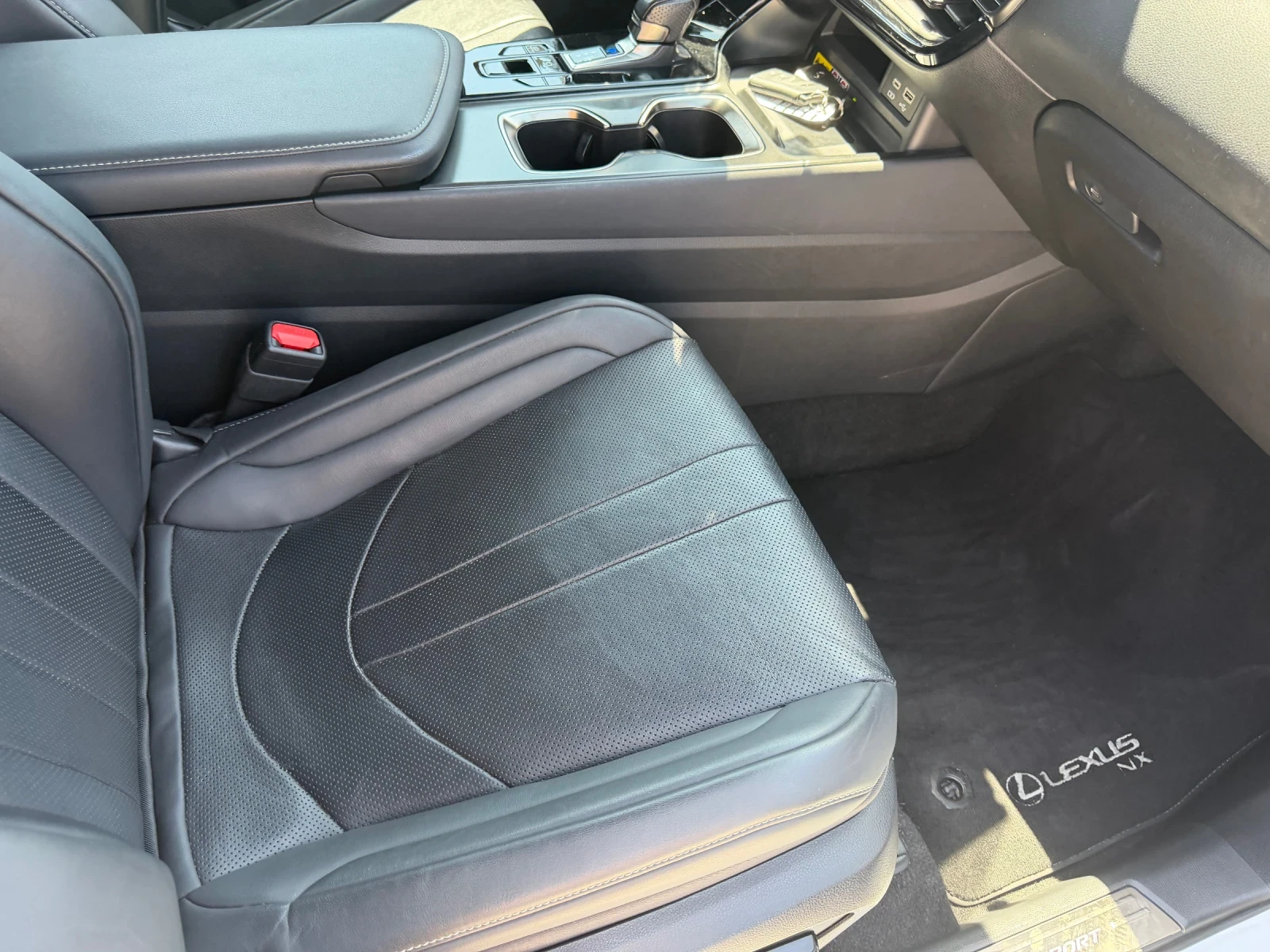 Lexus NX 450 h+ * F SPORT* FULL* Обдух* 4X4* HEAD UP* 360 кам* , снимка 16 - Автомобили и джипове - 55392457