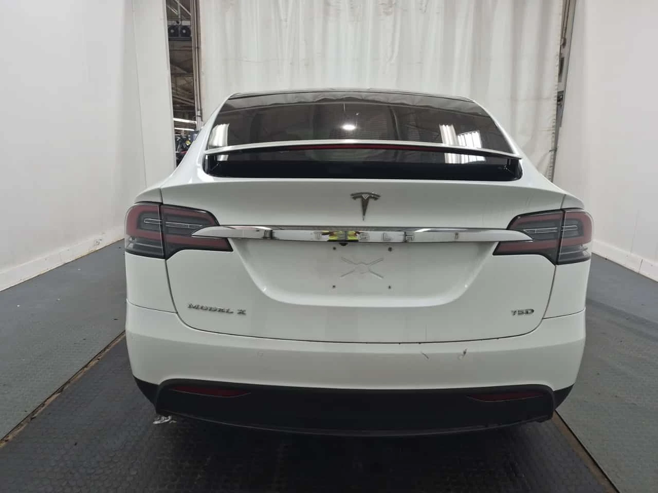 Tesla Model X * 75D * CARFAX * БЕЗ ПЪРВОНАЧАЛНА ВНОСКА, снимка 17 - Автомобили и джипове - 55475779