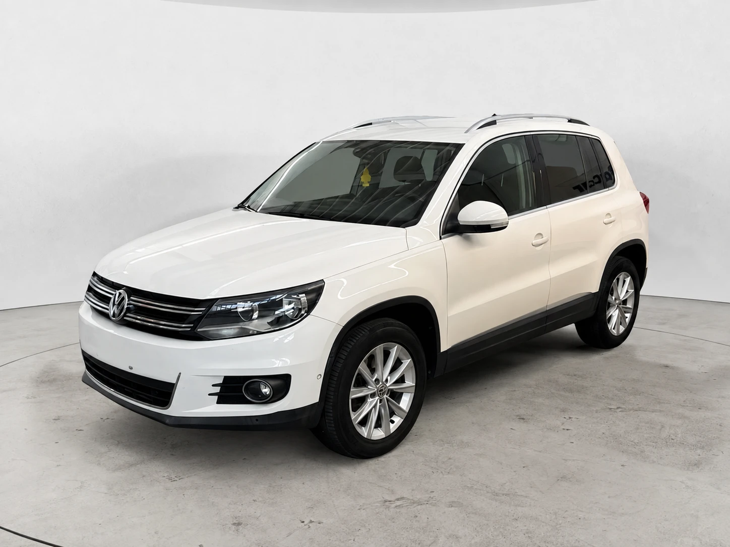 VW Tiguan 2.0TDI 4x4 Сервизна история във Фолксваген
