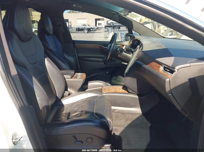 Tesla Model X 90D AWD, снимка 5 - Автомобили и джипове - 56332258