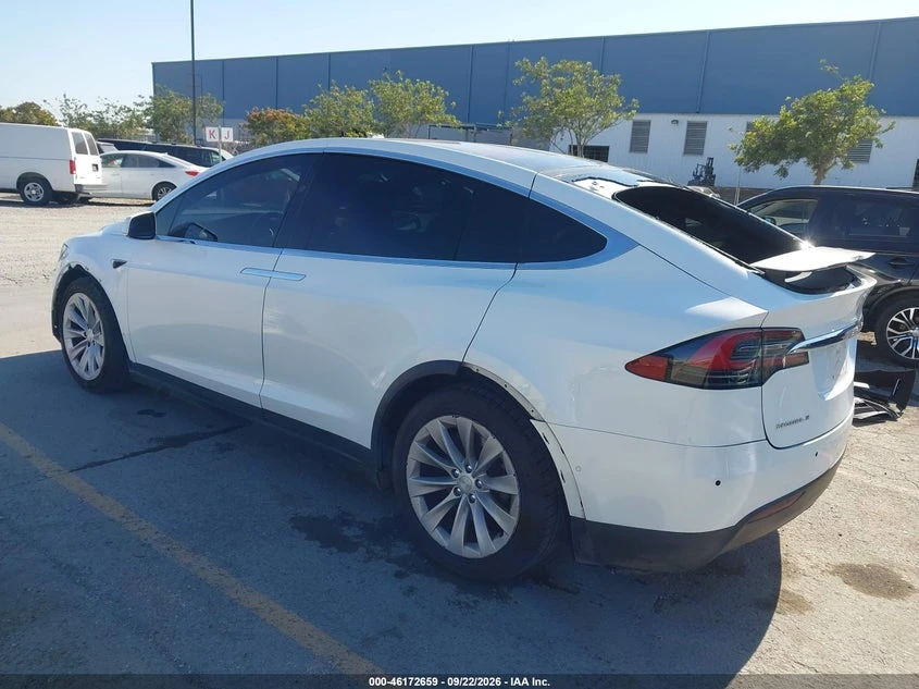 Tesla Model X 90D AWD, снимка 3 - Автомобили и джипове - 56332258