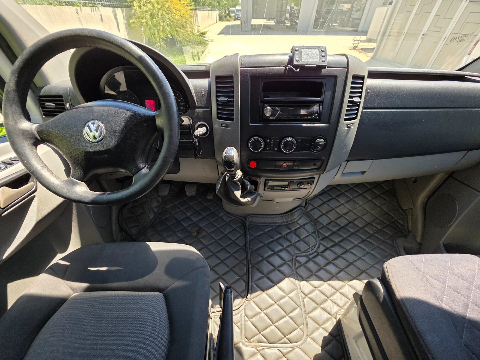 VW Crafter 2.0TDI, снимка 10 - Бусове и автобуси - 55531432