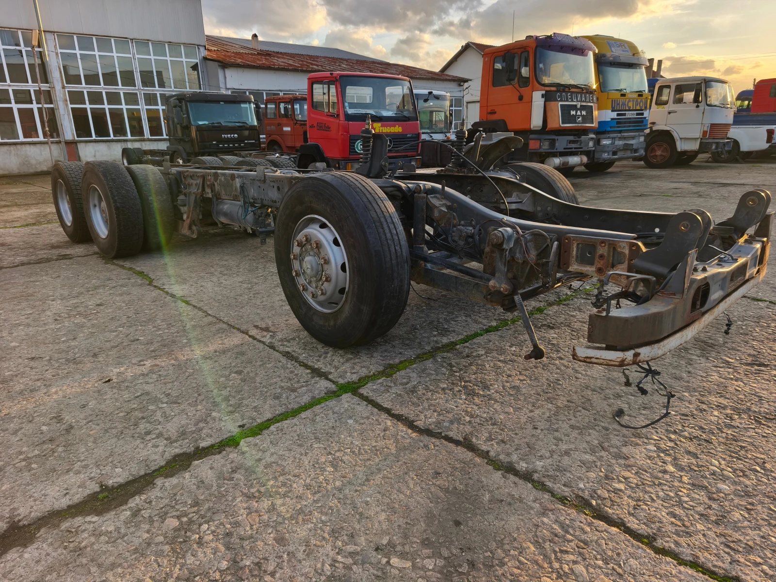 Mercedes-Benz Actros шаси Axor - изображение 2