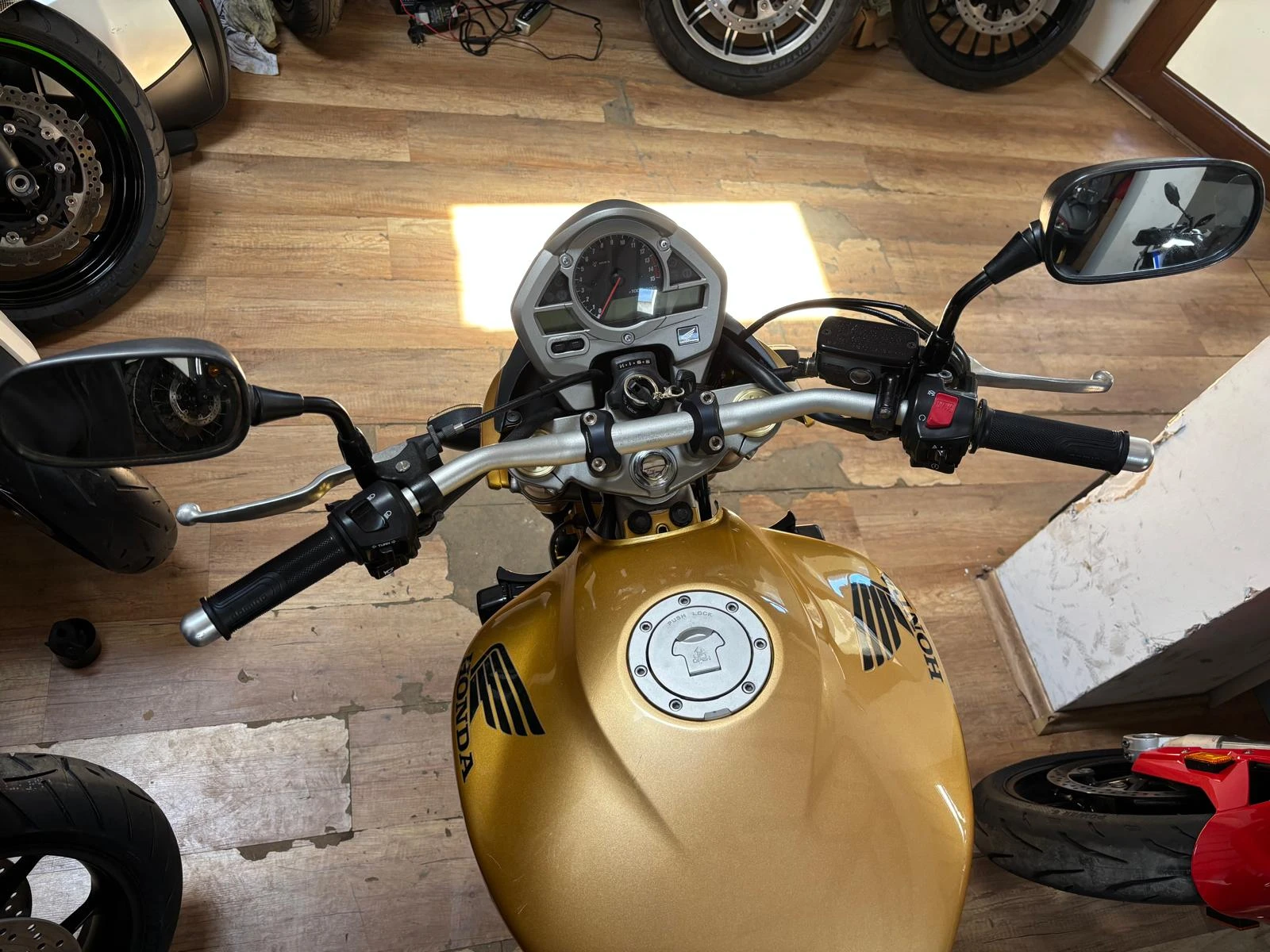 Honda Hornet 600, снимка 8 - Мотоциклети и мототехника - 54314610