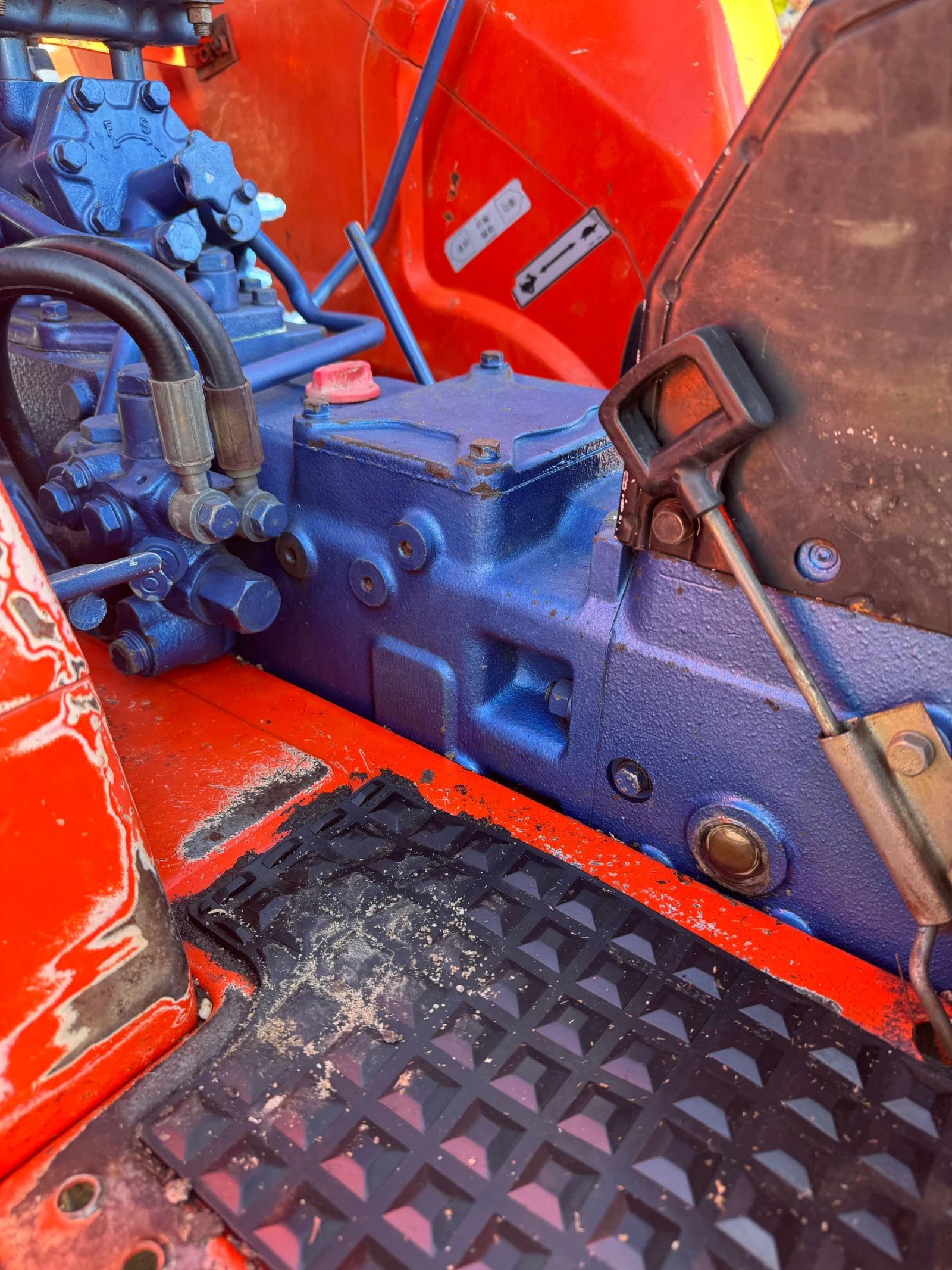 Трактор Kioti LB1914 - изображение 8