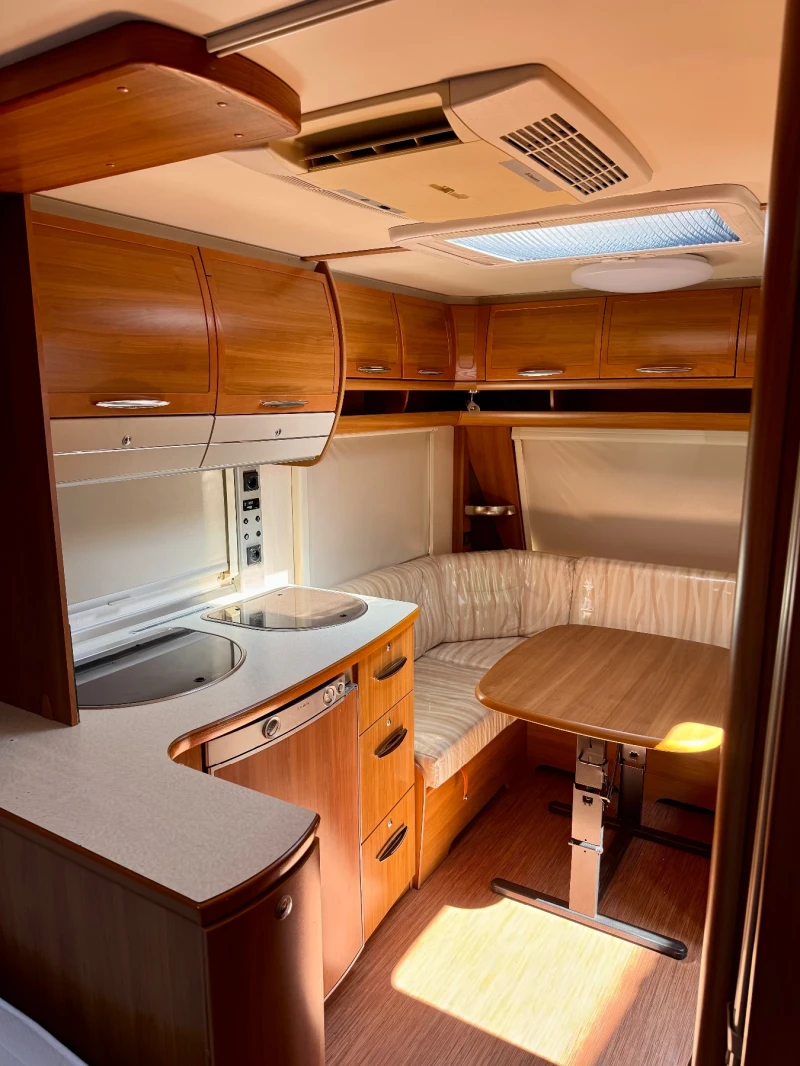 Каравана Fendt Platin 470, снимка 5 - Каравани и кемпери - 52174043