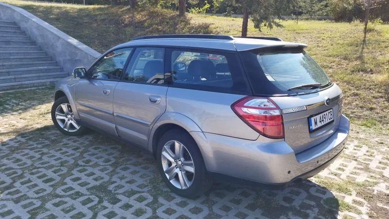 Subaru Outback 2.5, снимка 2 - Автомобили и джипове - 47876162