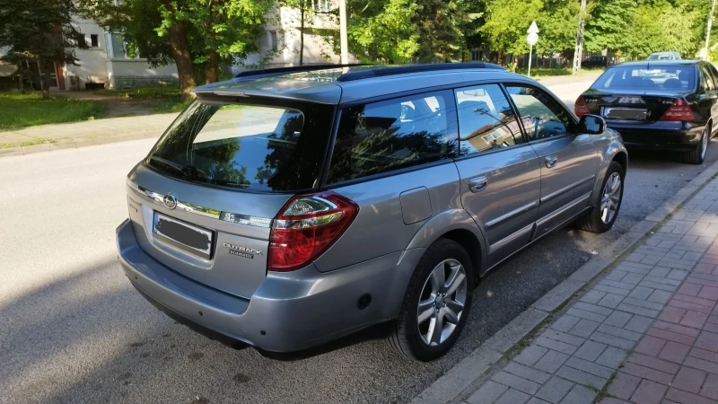 Subaru Outback 2.5, снимка 7 - Автомобили и джипове - 47876162