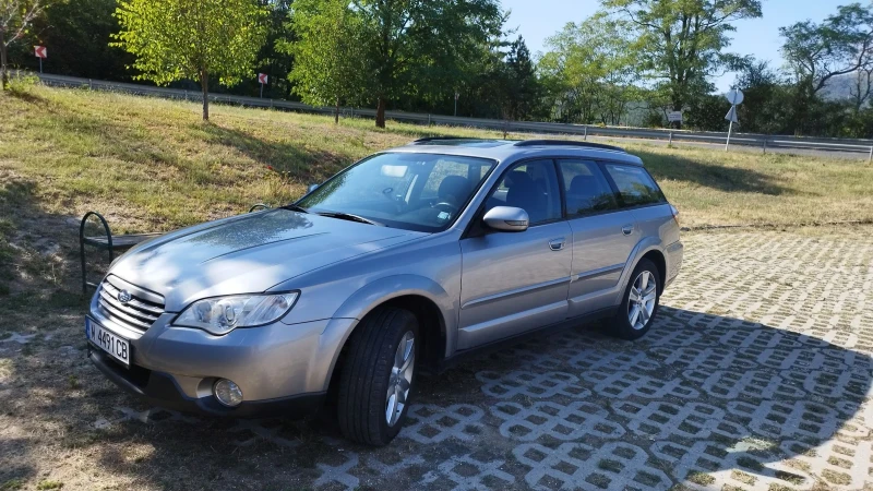 Subaru Outback 2.5, снимка 4 - Автомобили и джипове - 47876162