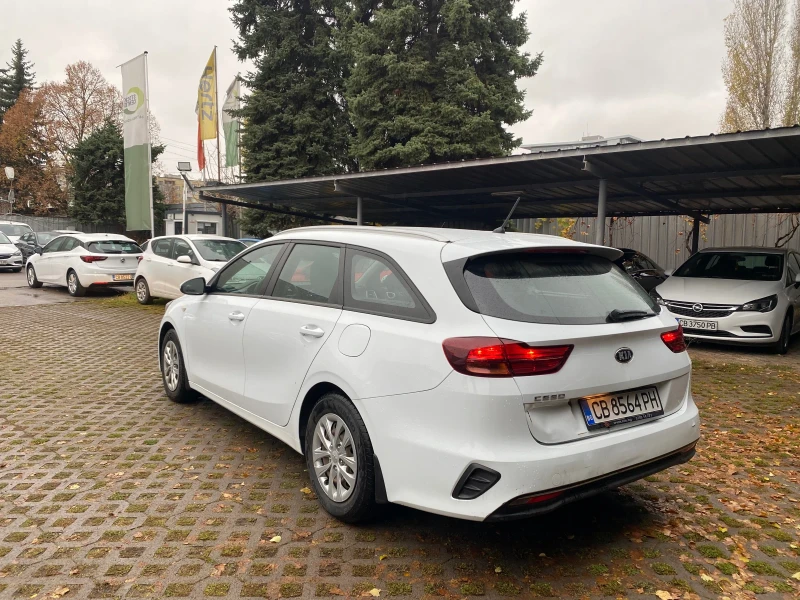 Kia Ceed 1.6D SW, снимка 6 - Автомобили и джипове - 47968545