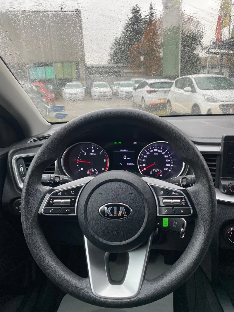 Kia Ceed 1.6D SW, снимка 10 - Автомобили и джипове - 47968545