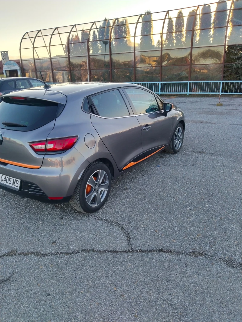 Renault Clio 1.5dCi 90к.с., снимка 8 - Автомобили и джипове - 48827276