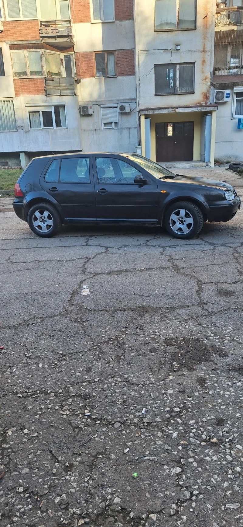 VW Golf, снимка 5 - Автомобили и джипове - 48920676