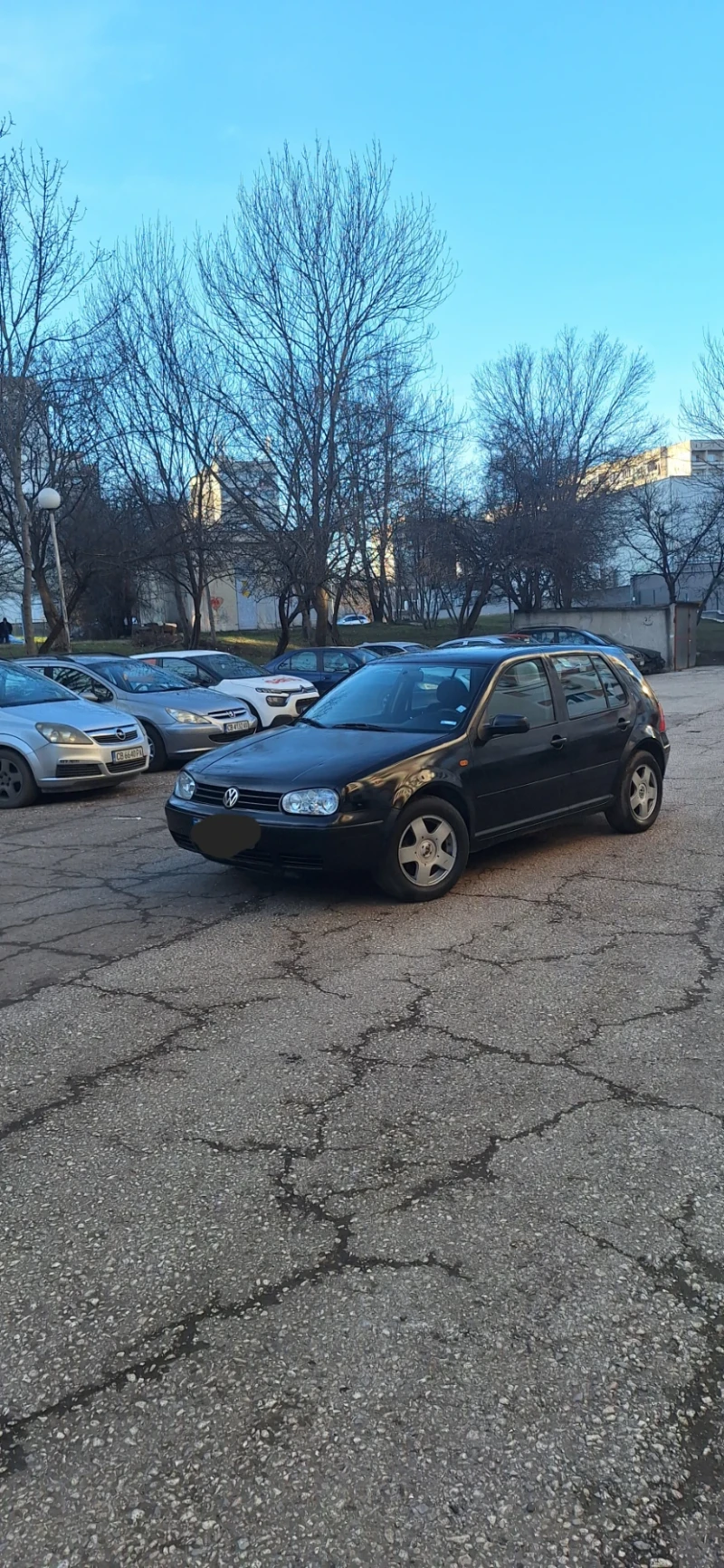 VW Golf, снимка 1 - Автомобили и джипове - 48920676