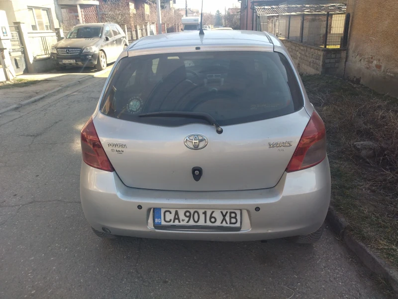 Toyota Yaris 1.0i Gaz, снимка 5 - Автомобили и джипове - 49187731