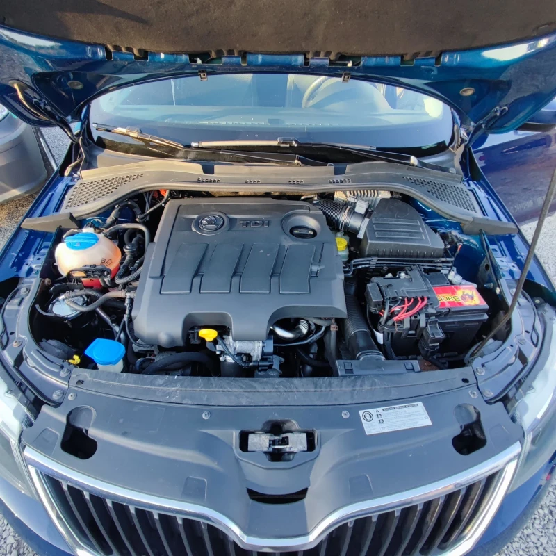 Skoda Rapid 1.6TDI* AVTOMATIK* 7 DSG* KLIMATRONIK* , снимка 17 - Автомобили и джипове - 51467358