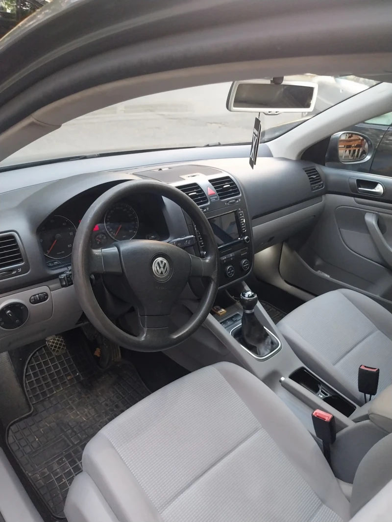 VW Jetta 1.9 TDI - 105kоня, снимка 4 - Автомобили и джипове - 52412147