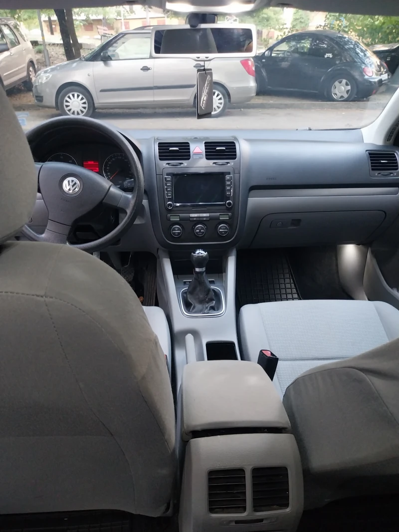 VW Jetta 1.9 TDI - 105kоня, снимка 3 - Автомобили и джипове - 52412147