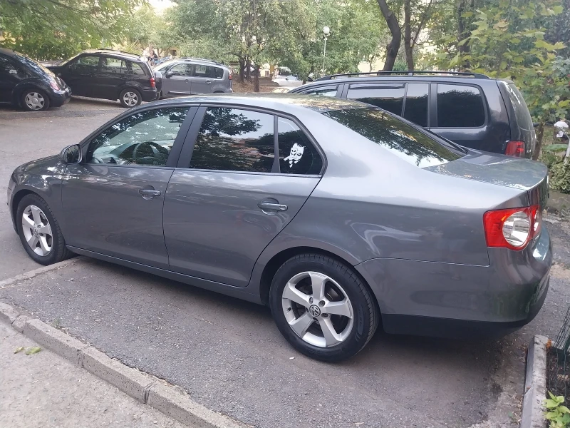 VW Jetta 1.9 TDI - 105kоня, снимка 8 - Автомобили и джипове - 52412147