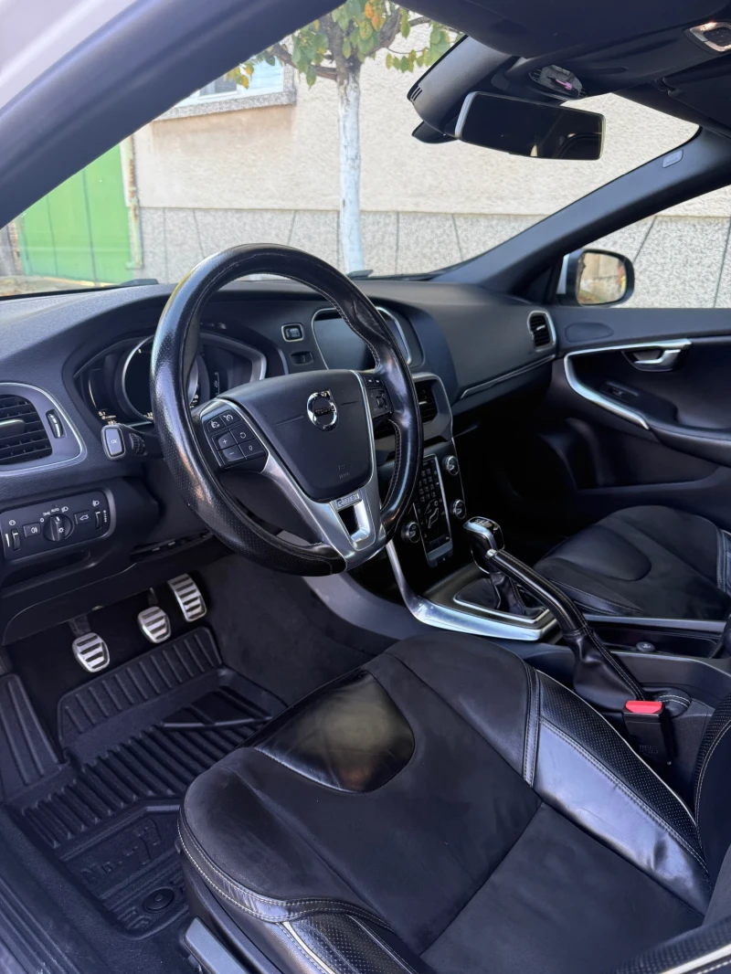 Volvo V40 R Design, снимка 5 - Автомобили и джипове - 52665497