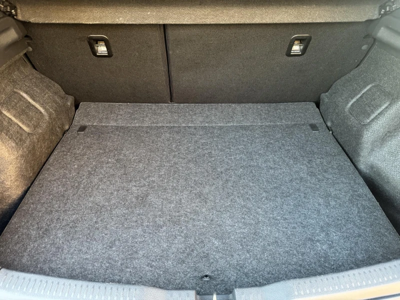 Toyota Auris 1.6 ПЪРВИ СОБСТВЕНИК, снимка 14 - Автомобили и джипове - 52849578