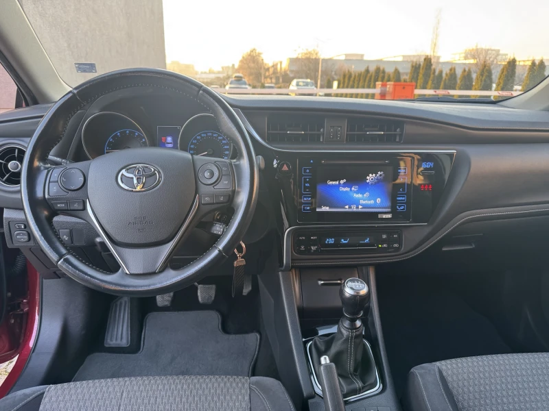 Toyota Auris 1.6 ПЪРВИ СОБСТВЕНИК, снимка 12 - Автомобили и джипове - 52849578
