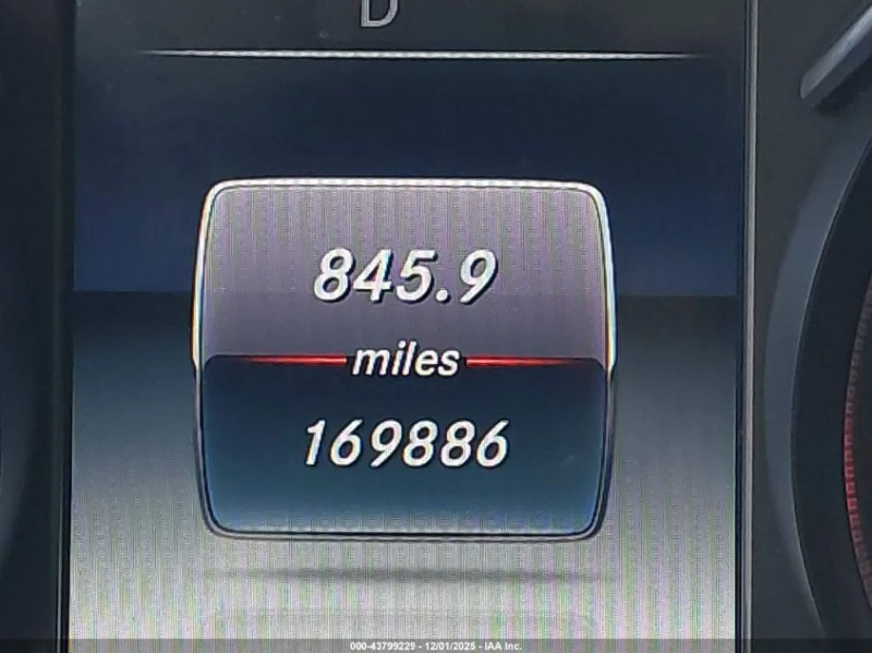 Mercedes-Benz C 300 2.0L I-4 DI, DOHC, VVT, TURBO, 241HP Rear Wheel, снимка 8 - Автомобили и джипове - 53055882