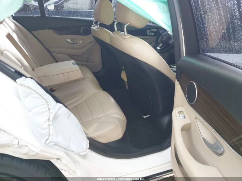 Mercedes-Benz C 300 2.0L I-4 DI, DOHC, VVT, TURBO, 241HP Rear Wheel, снимка 14 - Автомобили и джипове - 53055882