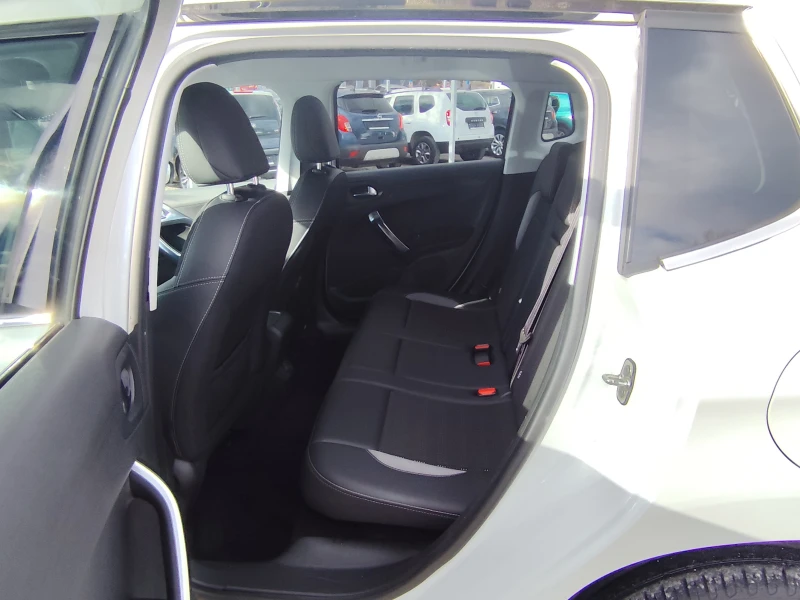 Peugeot 2008 1.2i* ALLURE* LED* EURO6B* NAVI* KLIMATRONIK* , снимка 10 - Автомобили и джипове - 53096531