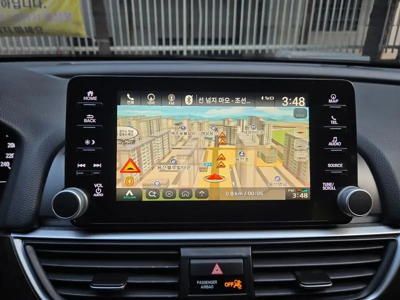 Honda Accord 1.5 Turbo, снимка 10 - Автомобили и джипове - 55985299