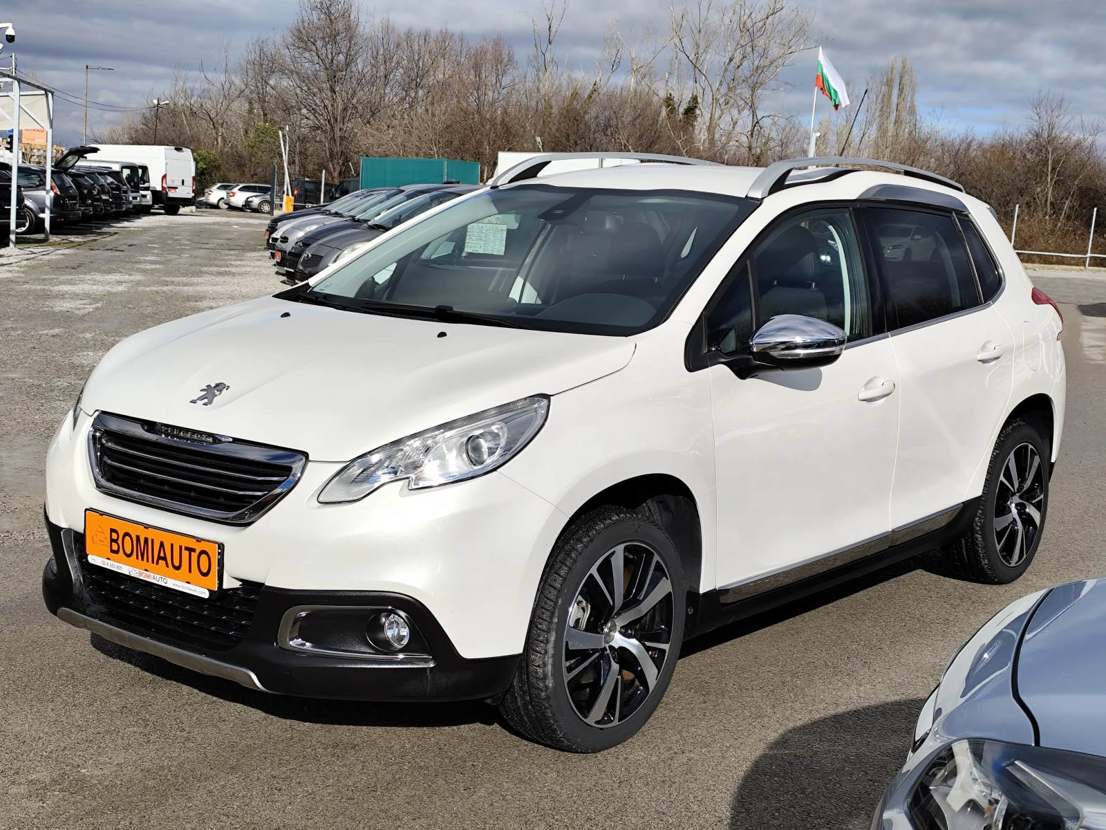 Peugeot 2008 1.2i* ALLURE* LED* EURO6B* NAVI* KLIMATRONIK* , снимка 1
