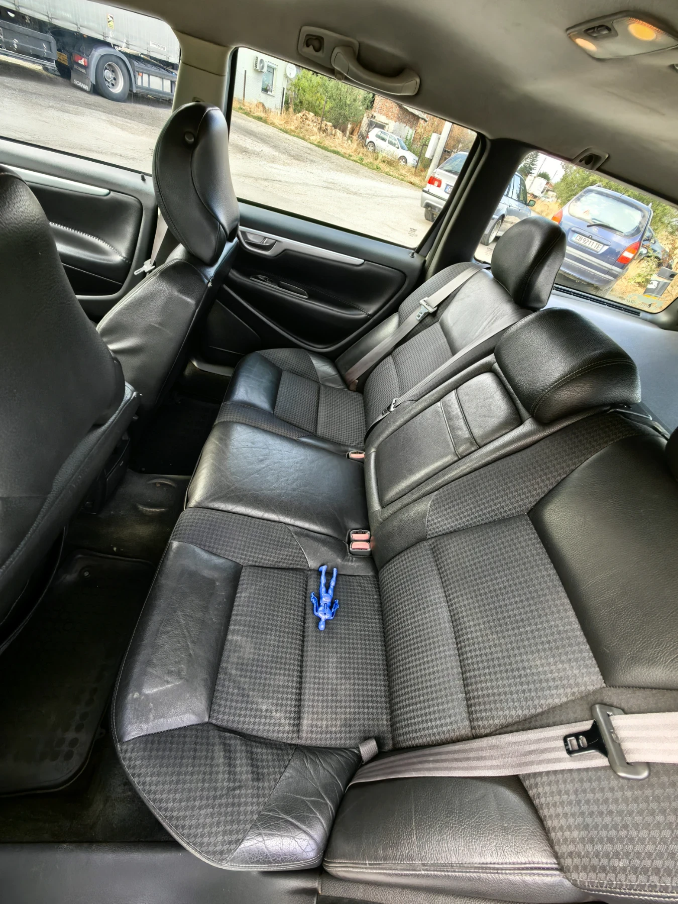 Volvo V70 2.4 d5 - изображение 7