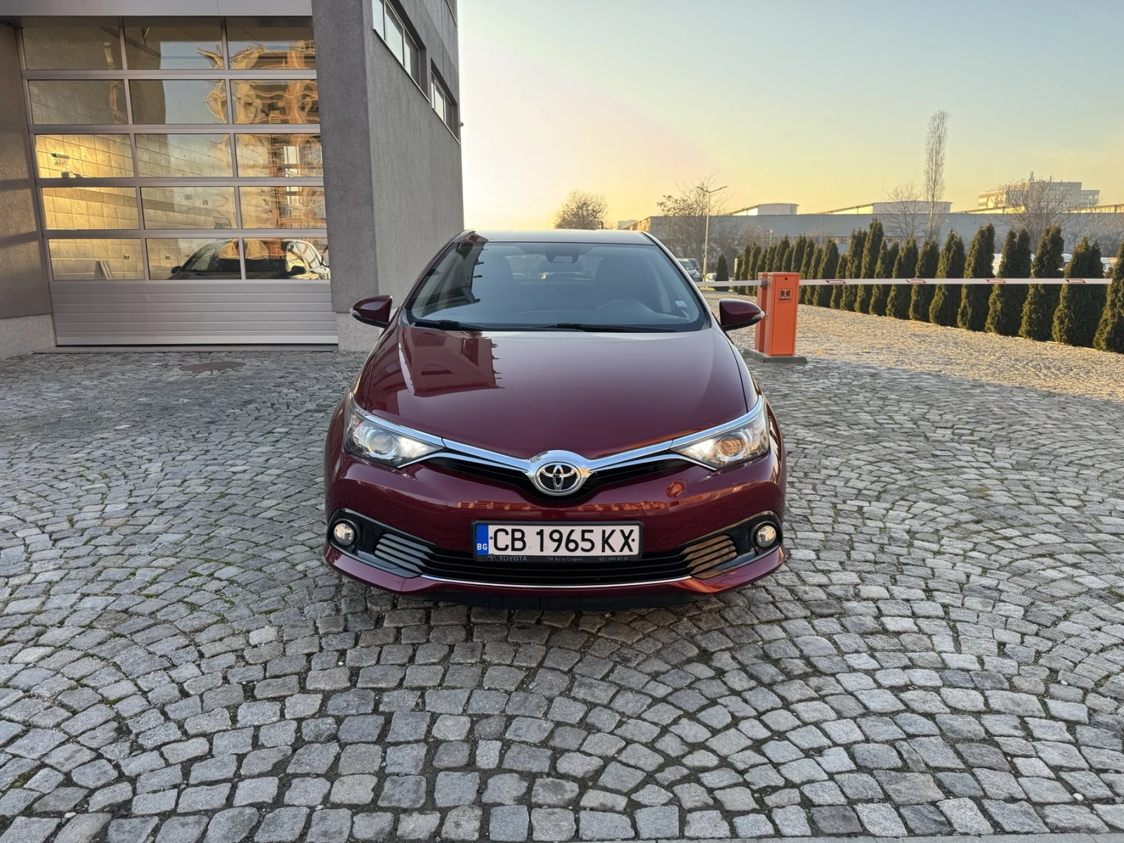 Toyota Auris 1.6 ПЪРВИ СОБСТВЕНИК - изображение 8