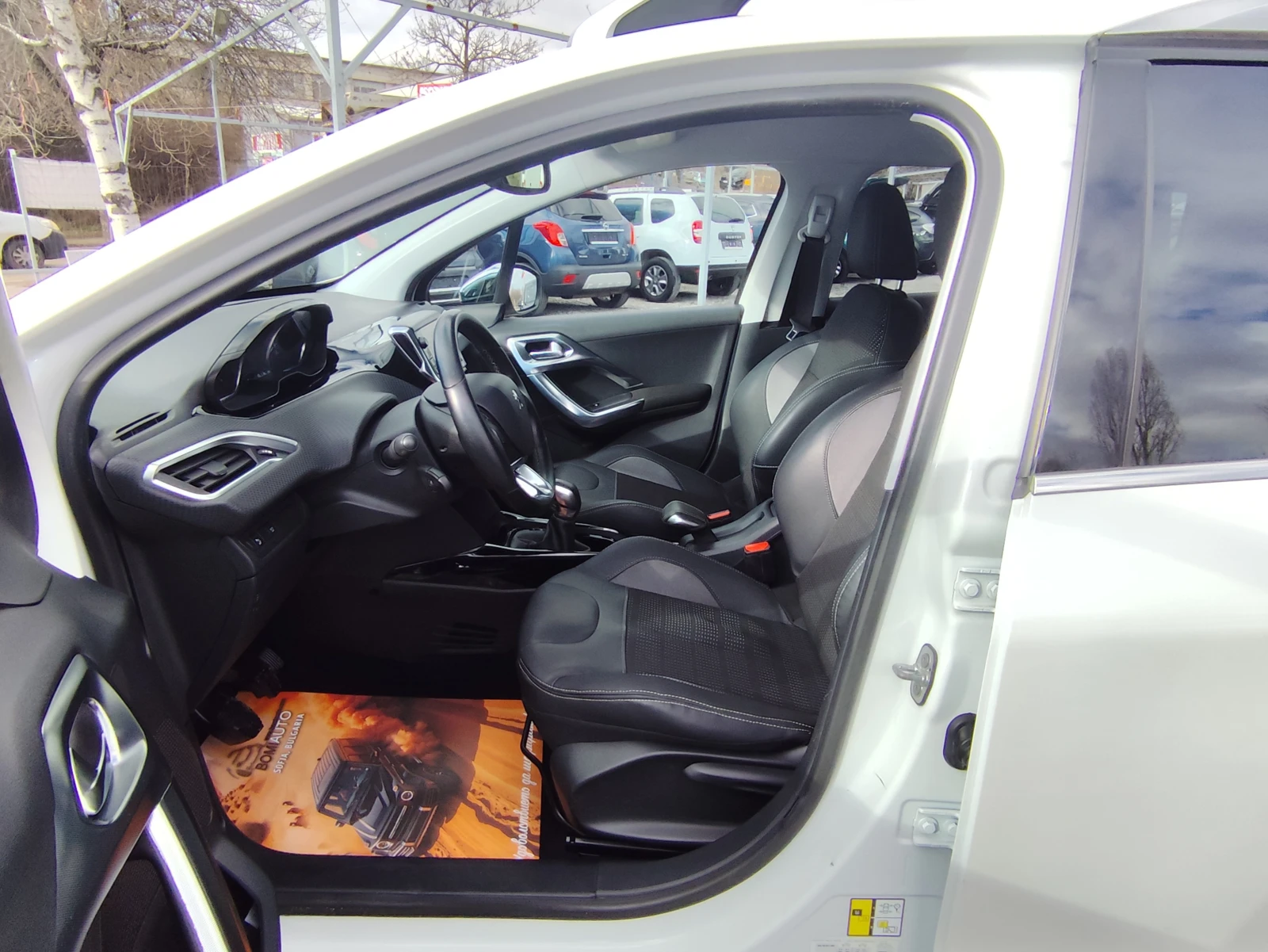 Peugeot 2008 1.2i* ALLURE* LED* EURO6B* NAVI* KLIMATRONIK*  - изображение 7