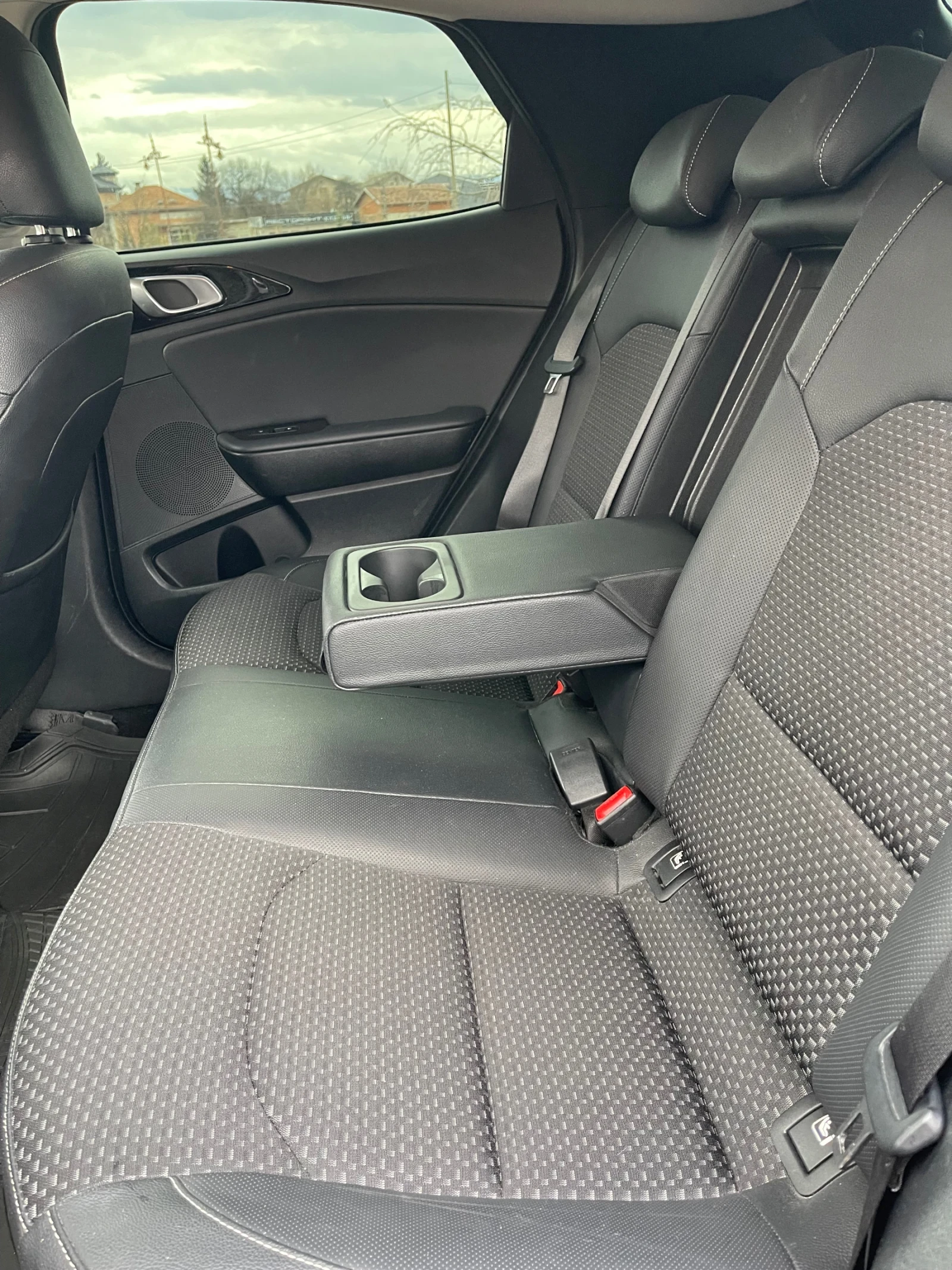 Kia XCeed, снимка 13 - Автомобили и джипове - 53516111