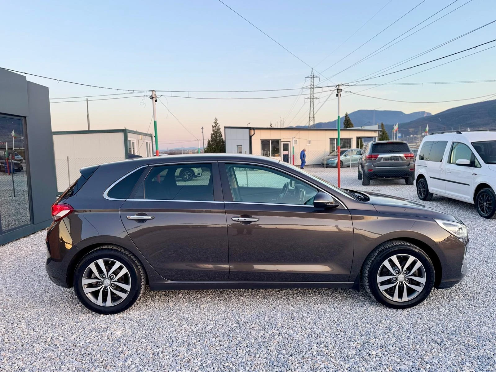 Hyundai I30 ::Comfort::1 собственик, снимка 4 - Автомобили и джипове - 53843938