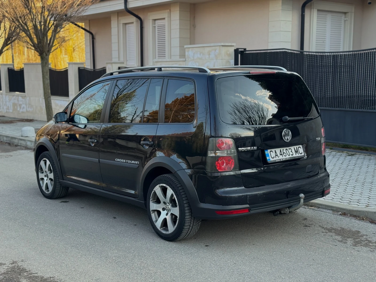 VW Touran CrossTouran-1.9TDI, 6+ 1, РЕАЛНИ КМ!, снимка 4 - Автомобили и джипове - 53982950