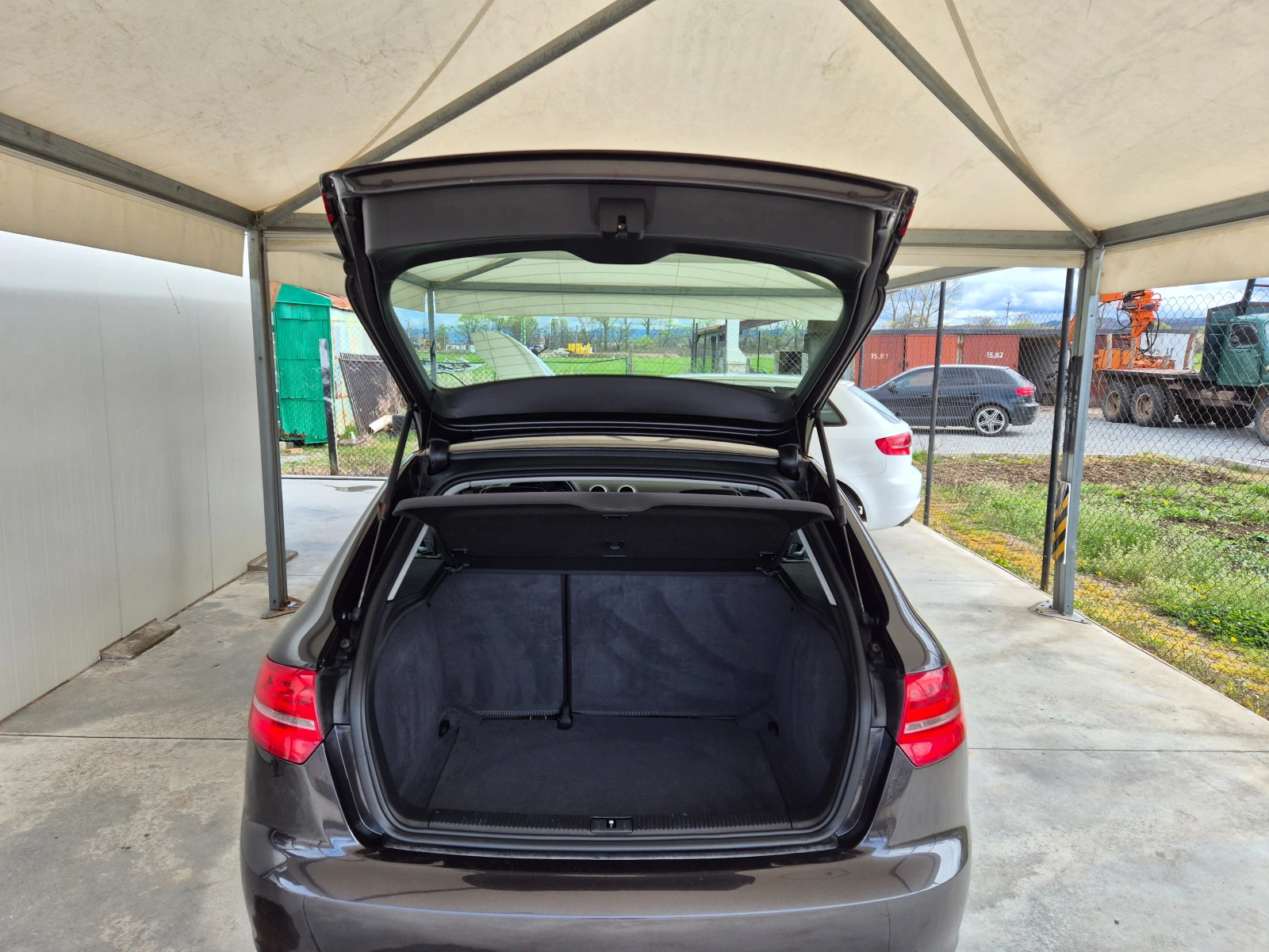 Audi A3 2.0TDI, снимка 15 - Автомобили и джипове - 54145479