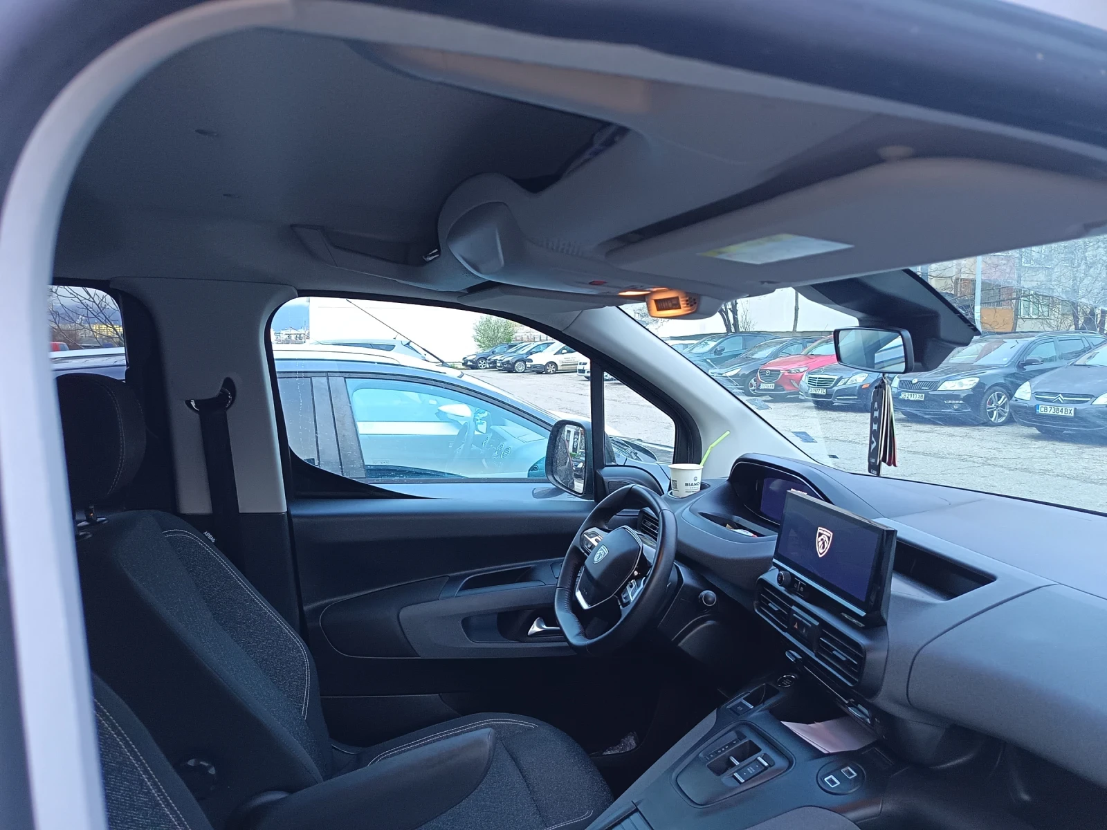 Peugeot Rifter, снимка 7 - Автомобили и джипове - 54153995