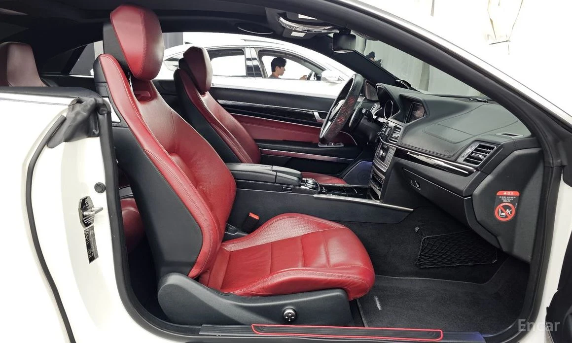 Mercedes-Benz E 400 AMG PACK* PANO* КОЖА* ПОДГРЕВ* ОБДУХВАНЕ* НАВИГАЦИ, снимка 10 - Автомобили и джипове - 54175799