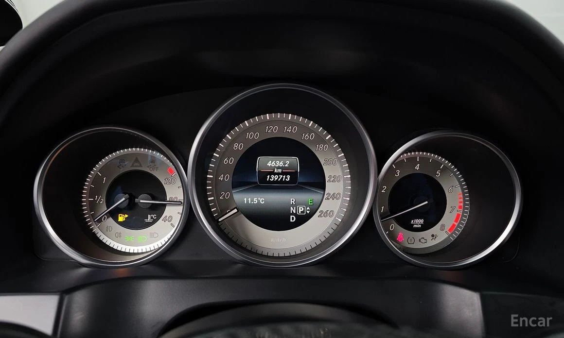 Mercedes-Benz E 400 AMG PACK* PANO* КОЖА* ПОДГРЕВ* ОБДУХВАНЕ* НАВИГАЦИ, снимка 7 - Автомобили и джипове - 54175799