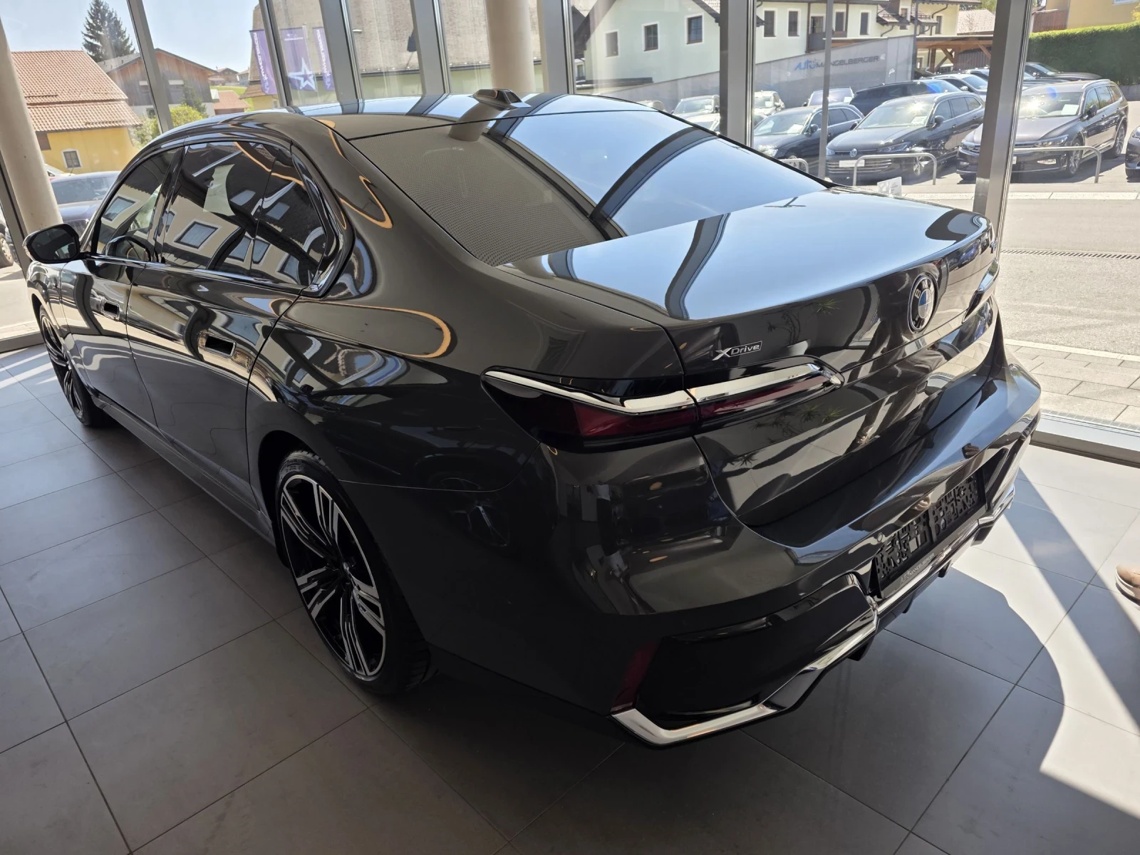 BMW 750 4x4, снимка 3 - Автомобили и джипове - 54335102