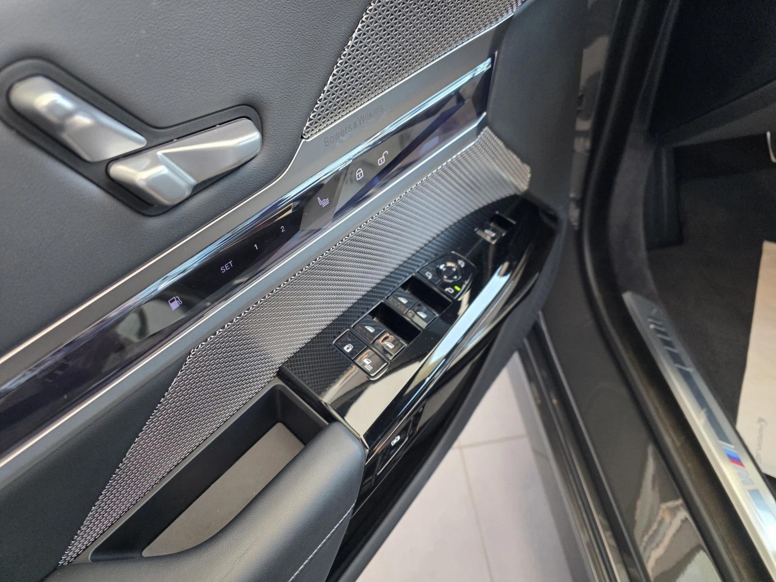 BMW 750 4x4, снимка 6 - Автомобили и джипове - 54335102